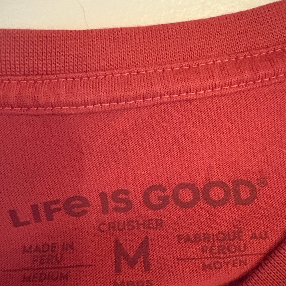 Life Is Good Red 'Hoppy Holidays' Short Sleeve Tee size M Christmas Beer - Picture 3 of 5